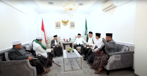 Sejumlah kiai Thoriqoh dan pimpinan Jamiyah Ahlith Thoriqoh Al Mutabaroh An Nahdliyah (Jatman) dari berbagai daerah menemui Ketua Umum PBNU