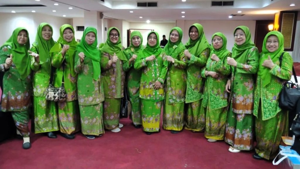 PP Muslimat NU Gelar Bedah Buku KH. Hasyim Asy’ari di Semarang, Tegaskan Pentingnya Persatuan Bangsa