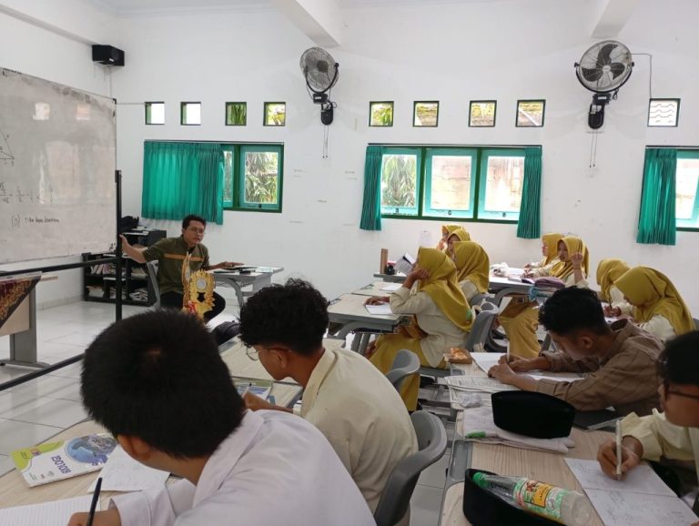 Layar Biru di Balik Dinding Pesantren: Kisah Tiga Srikandi MADIPO Tembus Kampus Negeri Jalur SNBP 2026